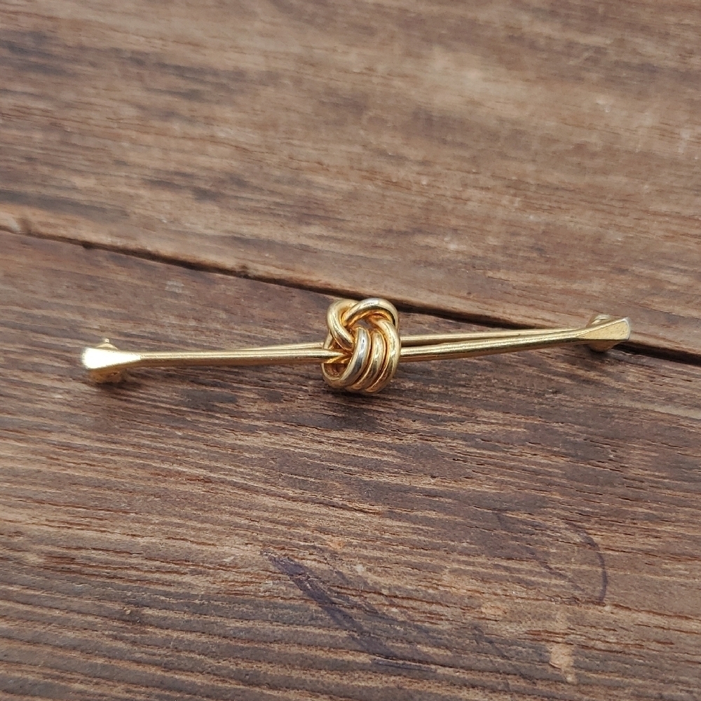 Monet‎ Collectible Elegant Gold Knot Women Jewelry Pin B442